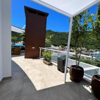Cobertura com 318m², 4 quartos, 4 suítes, 3 garagens, no bairro Cachoeira do Bom Jesus em Florianópolis
