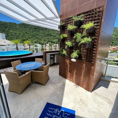 Cobertura com 318m², 4 quartos, 4 suítes, 3 garagens, no bairro Cachoeira do Bom Jesus em Florianópolis