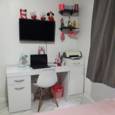 Casa Residencial com 250m², 2 quartos, 1 suíte, 2 garagens, no bairro Barreiros em São José