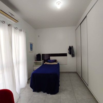 Casa Residencial com 404m², 5 quartos, 3 suítes, 5 garagens, no bairro Praia Comprida em São José