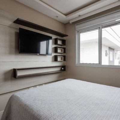 Cobertura com 110m², 2 quartos, 1 suíte, 2 garagens, no bairro Canasvieiras em Florianópolis