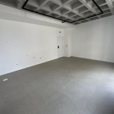 Loft com 37m², 1 quarto (sendo 1 suíte), 1 garagem, no bairro Pantanal em Florianópolis