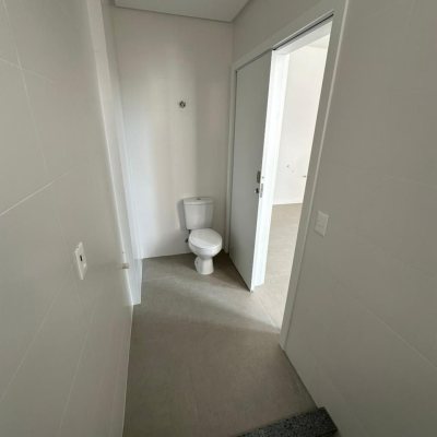 Loft com 37m², 1 quarto (sendo 1 suíte), 1 garagem, no bairro Pantanal em Florianópolis