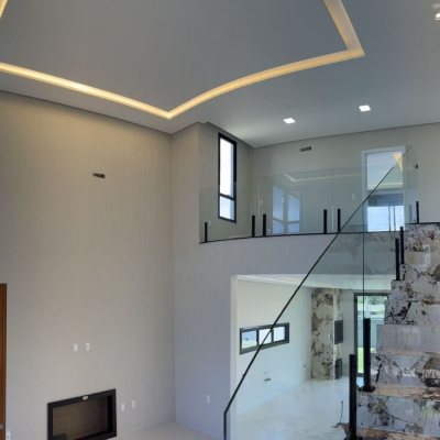 Casa em Condomínio com 253m², 3 quartos, 3 suítes, 2 garagens, no bairro São João Do Rio Vermelho em Florianópolis