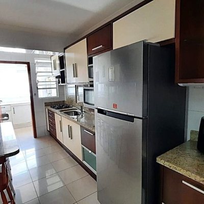 Apartamentos com 114m², 4 quartos (sendo 1 suíte), 2 garagens, no bairro Coqueiros em Florianópolis