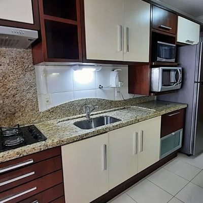 Apartamentos com 114m², 4 quartos (sendo 1 suíte), 2 garagens, no bairro Coqueiros em Florianópolis