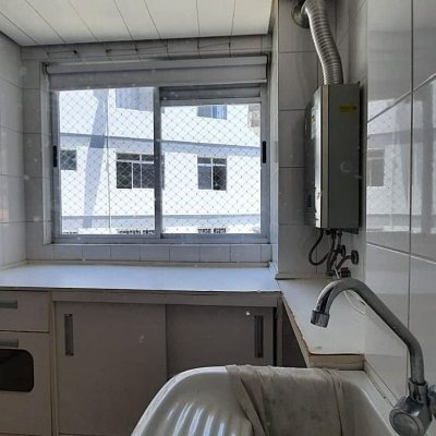 Apartamentos com 114m², 4 quartos (sendo 1 suíte), 2 garagens, no bairro Coqueiros em Florianópolis