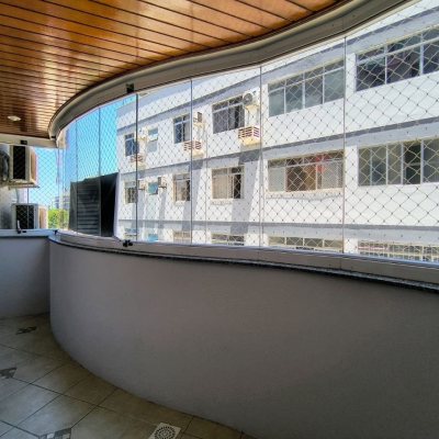 Apartamentos com 114m², 4 quartos, 1 suíte, 2 garagens, no bairro Coqueiros em Florianópolis