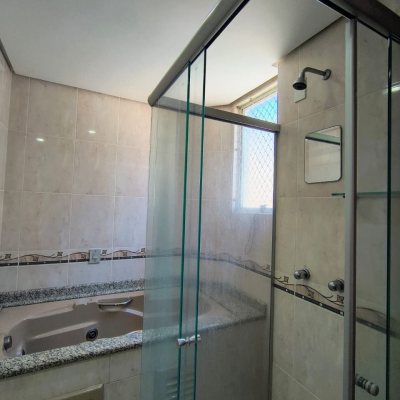 Apartamentos com 114m², 4 quartos, 1 suíte, 2 garagens, no bairro Coqueiros em Florianópolis