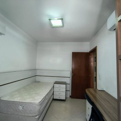 Apartamentos com 114m², 4 quartos, 1 suíte, 2 garagens, no bairro Coqueiros em Florianópolis