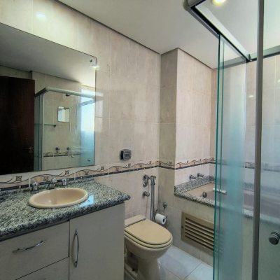 Apartamentos com 114m², 4 quartos, 1 suíte, 2 garagens, no bairro Coqueiros em Florianópolis