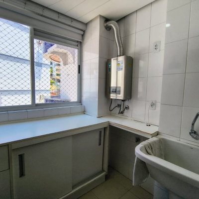 Apartamentos com 114m², 4 quartos, 1 suíte, 2 garagens, no bairro Coqueiros em Florianópolis