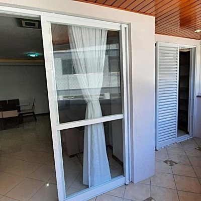 Apartamentos com 114m², 4 quartos, 1 suíte, 2 garagens, no bairro Coqueiros em Florianópolis