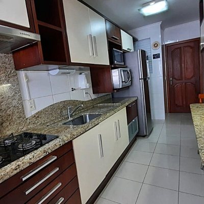 Apartamentos com 114m², 4 quartos, 1 suíte, 2 garagens, no bairro Coqueiros em Florianópolis
