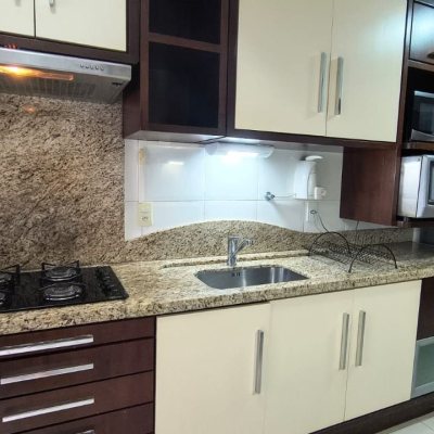 Apartamentos com 114m², 4 quartos (sendo 1 suíte), 2 garagens, no bairro Coqueiros em Florianópolis