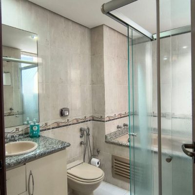 Apartamentos com 114m², 4 quartos (sendo 1 suíte), 2 garagens, no bairro Coqueiros em Florianópolis