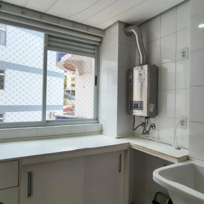 Apartamentos com 114m², 4 quartos (sendo 1 suíte), 2 garagens, no bairro Coqueiros em Florianópolis