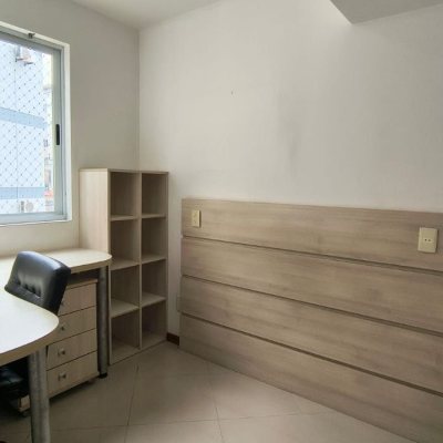 Apartamentos com 114m², 4 quartos (sendo 1 suíte), 2 garagens, no bairro Coqueiros em Florianópolis