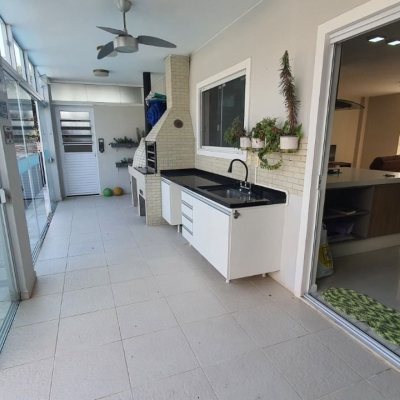 Casa em Condomínio com 224m², 4 quartos, 3 suítes, 2 garagens, no bairro Ponta Das Canas em Florianópolis