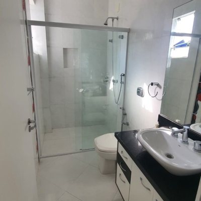 Casa em Condomínio com 224m², 4 quartos, 3 suítes, 2 garagens, no bairro Ponta Das Canas em Florianópolis