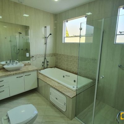 Casa em Condomínio com 224m², 4 quartos, 3 suítes, 2 garagens, no bairro Ponta Das Canas em Florianópolis