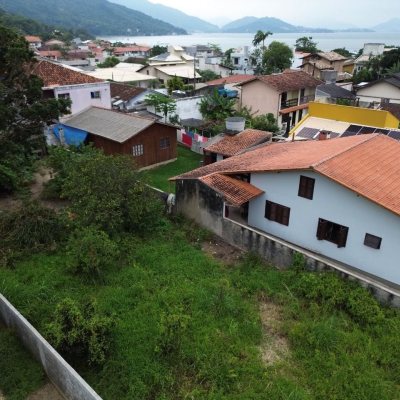 Terrenos Residenciais com 475m², no bairro Sambaqui em Florianópolis