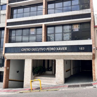 Sala com 163m², 2 garagens, no bairro Centro em Florianópolis