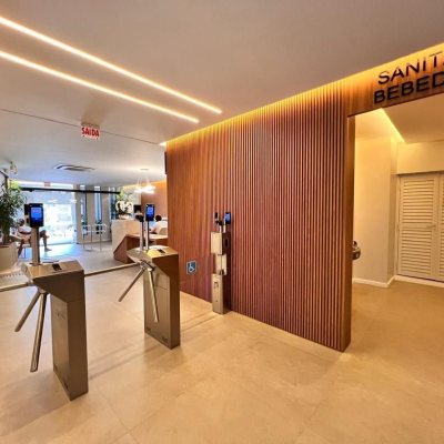 Sala com 163m², 2 garagens, no bairro Centro em Florianópolis