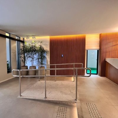 Sala com 163m², 2 garagens, no bairro Centro em Florianópolis