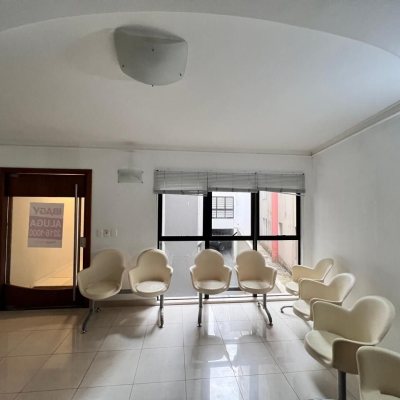 Sala com 163m², 2 garagens, no bairro Centro em Florianópolis