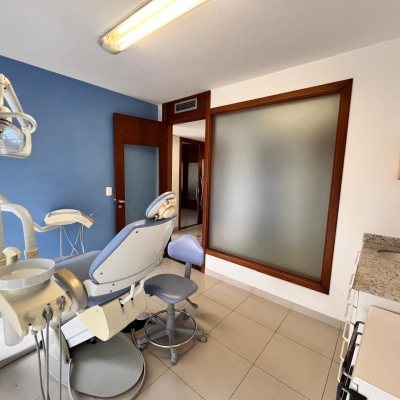 Sala com 163m², 2 garagens, no bairro Centro em Florianópolis