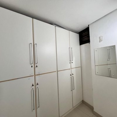 Sala com 163m², 2 garagens, no bairro Centro em Florianópolis