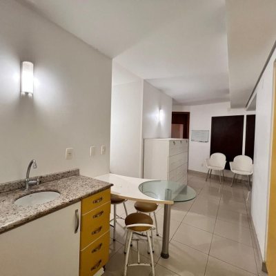 Sala com 163m², 2 garagens, no bairro Centro em Florianópolis