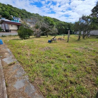Terrenos Residenciais com 2017m², no bairro Cachoeira Do Bom Jesus em Florianópolis