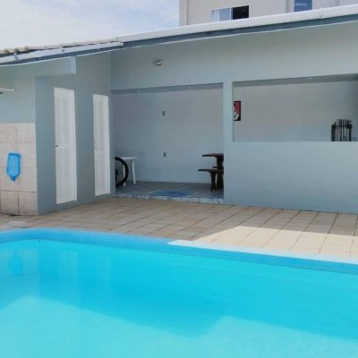 Casa Residencial com 165m², 5 quartos, 2 suítes, 4 garagens, no bairro Campeche em Florianópolis