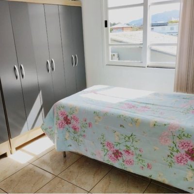 Casa Residencial com 165m², 5 quartos, 2 suítes, 4 garagens, no bairro Campeche em Florianópolis