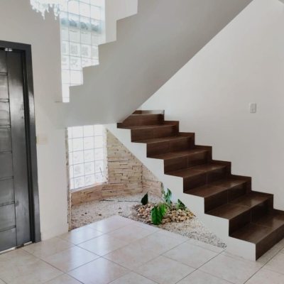 Casa Residencial com 165m², 5 quartos, 2 suítes, 4 garagens, no bairro Campeche em Florianópolis