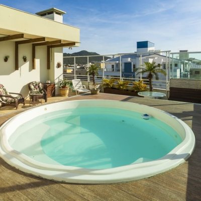 Cobertura com 187m², 3 quartos, 1 suíte, 1 garagem, no bairro Ingleses do Rio Vermelho em Florianópolis