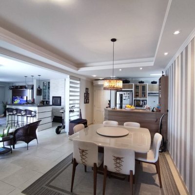 Cobertura com 187m², 3 quartos, 1 suíte, 1 garagem, no bairro Ingleses do Rio Vermelho em Florianópolis