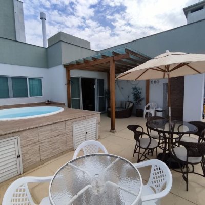 Cobertura com 187m², 3 quartos, 1 suíte, 1 garagem, no bairro Ingleses do Rio Vermelho em Florianópolis