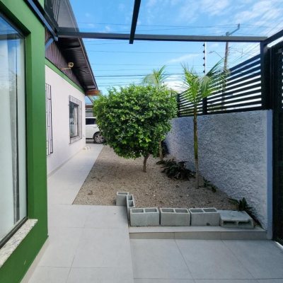Casa Residencial com 95m², 3 quartos, 1 suíte, 2 garagens, no bairro Saco Dos Limões em Florianópolis