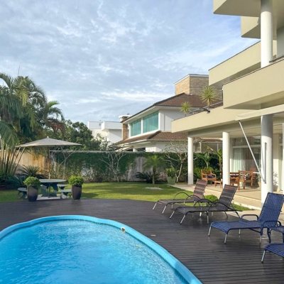 Casa Residencial com 605m², 5 quartos, 5 suítes, 6 garagens, no bairro Jurerê Internacional em Florianópolis