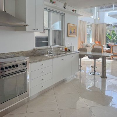 Casa Residencial com 605m², 5 quartos, 5 suítes, 6 garagens, no bairro Jurerê Internacional em Florianópolis