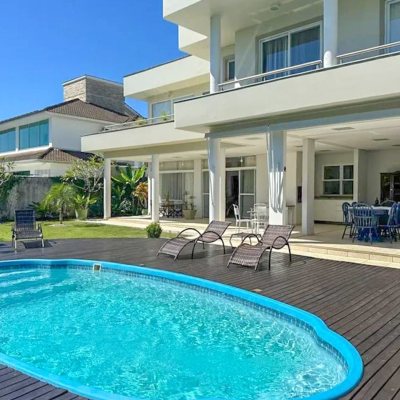 Casa Residencial com 605m², 5 quartos, 5 suítes, 6 garagens, no bairro Jurerê Internacional em Florianópolis