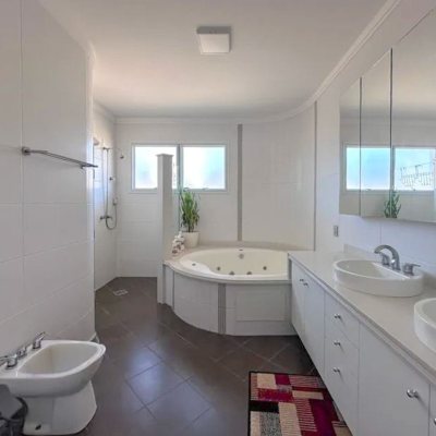 Casa Residencial com 605m², 5 quartos, 5 suítes, 6 garagens, no bairro Jurerê Internacional em Florianópolis