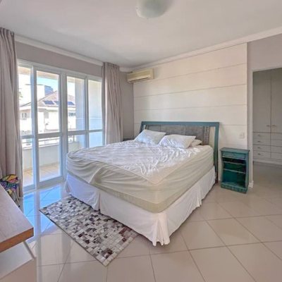 Casa Residencial com 605m², 5 quartos, 5 suítes, 6 garagens, no bairro Jurerê Internacional em Florianópolis