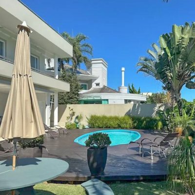 Casa Residencial com 605m², 5 quartos, 5 suítes, 6 garagens, no bairro Jurerê Internacional em Florianópolis