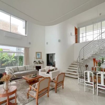 Casa Residencial com 605m², 5 quartos, 5 suítes, 6 garagens, no bairro Jurerê Internacional em Florianópolis