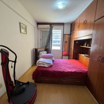 Apartamentos com 48m², 1 quarto, 1 suíte, 1 garagem, no bairro Centro em Florianópolis