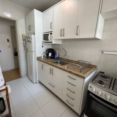 Apartamentos com 48m², 1 quarto, 1 suíte, 1 garagem, no bairro Centro em Florianópolis